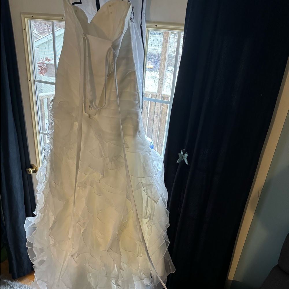 Elegant White Wedding Dress